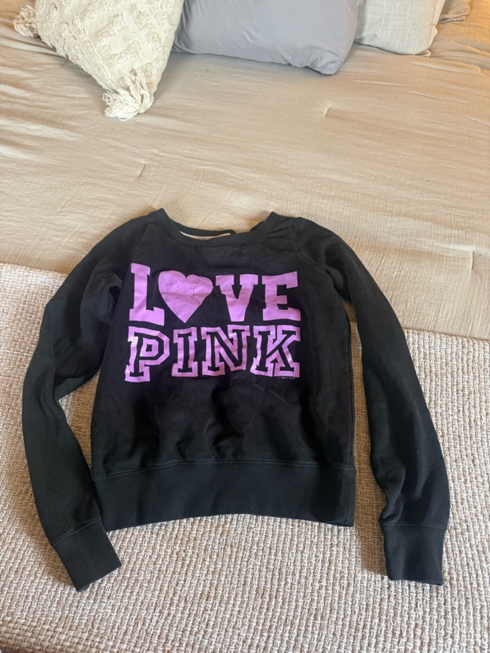 Y2K VINTAGE PINK Victoria's Secret Black Crewneck Sweatshirt with Pink Graphic